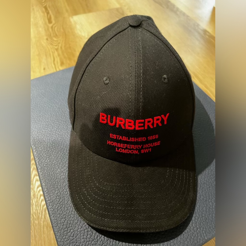 Burberry hat